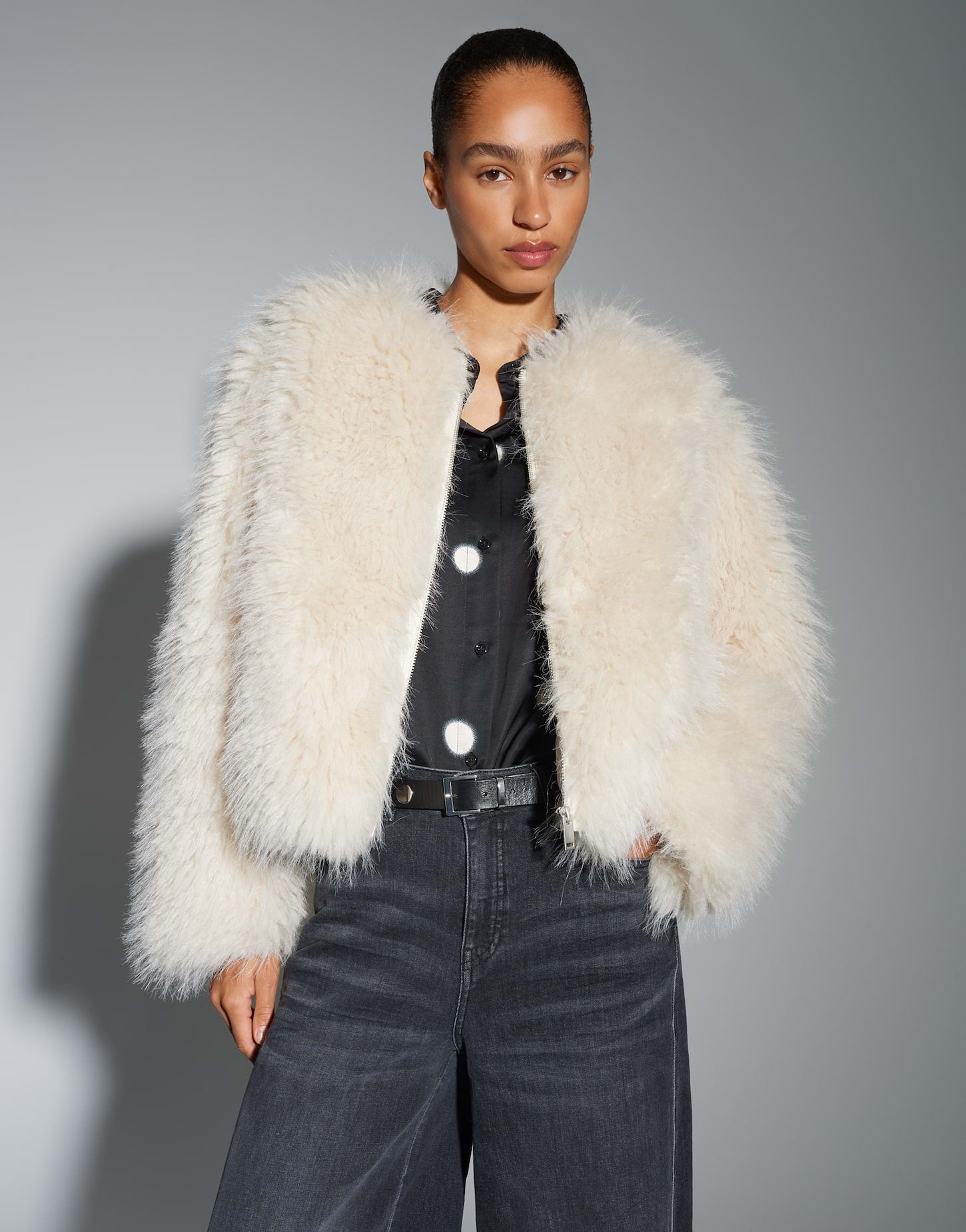 OPUS Regular voluminöse Kurzjacke in Felloptik Heti