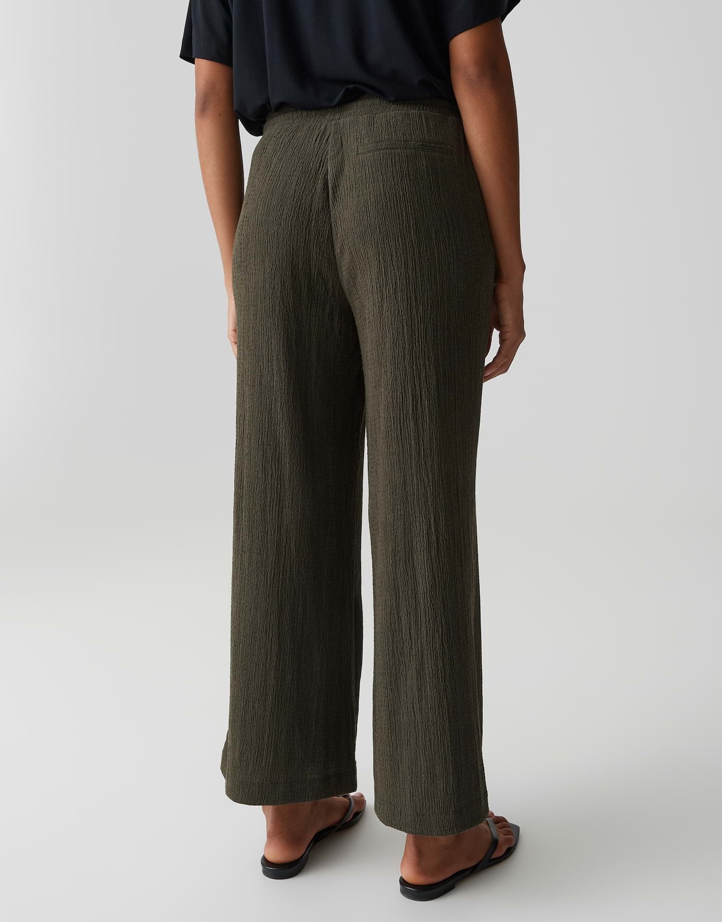 OPUS Verkürzte City Pants in Crinkle Optik MILENI SUN