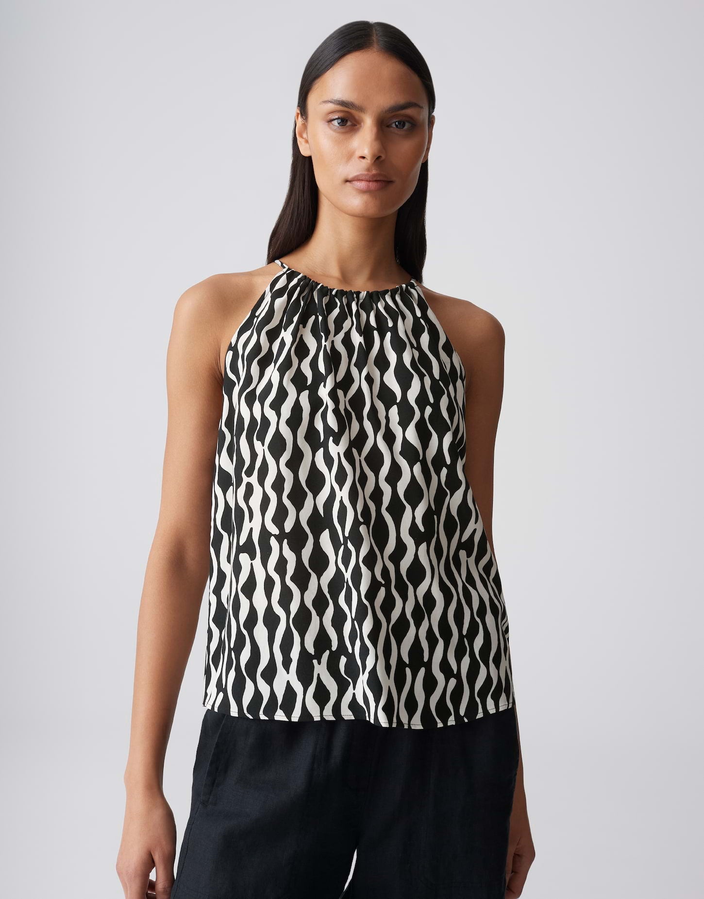 OPUS Neckholder Top Regular Fit  Foyage motion