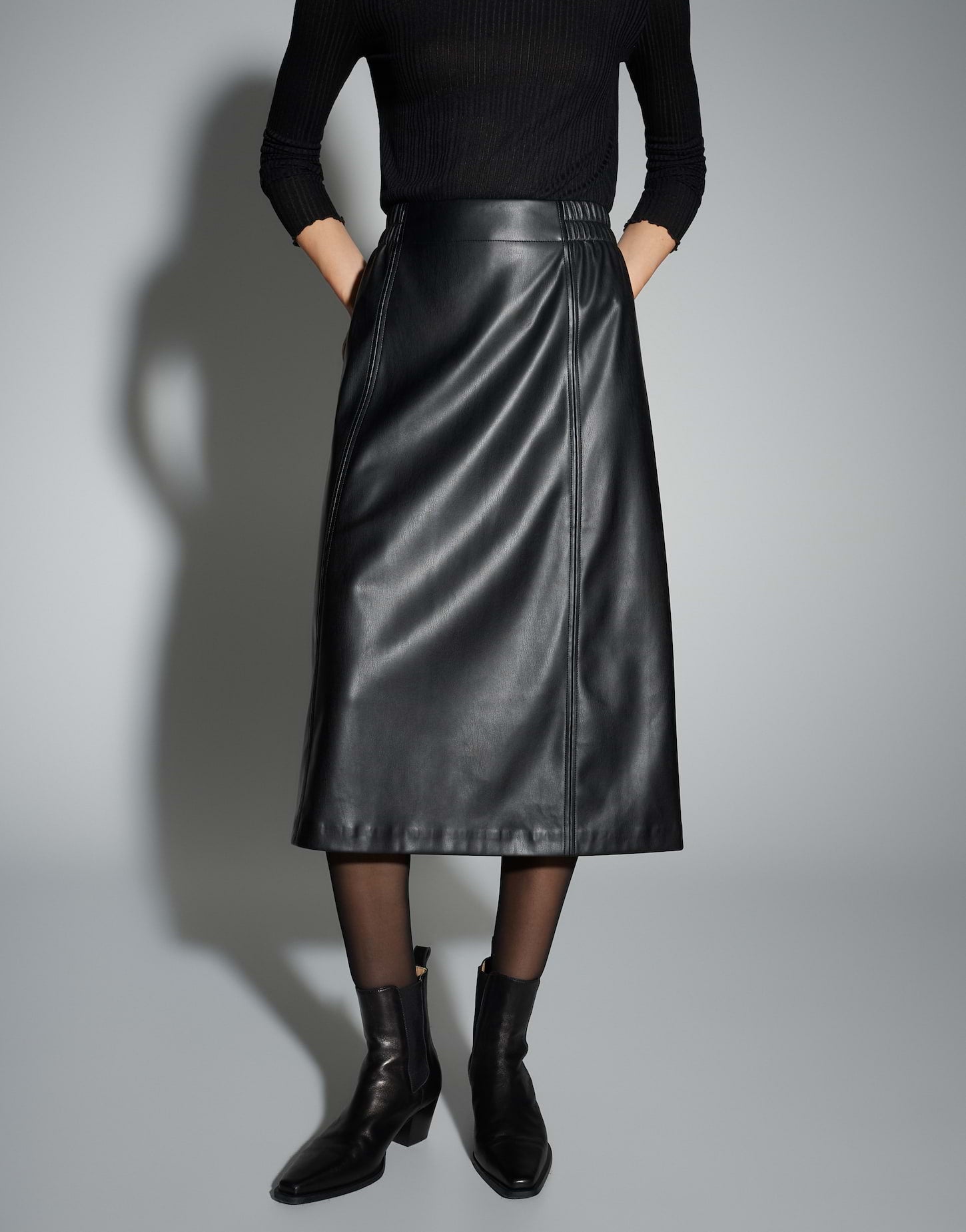 OPUS Midirock aus weichem Kunstleder Roga