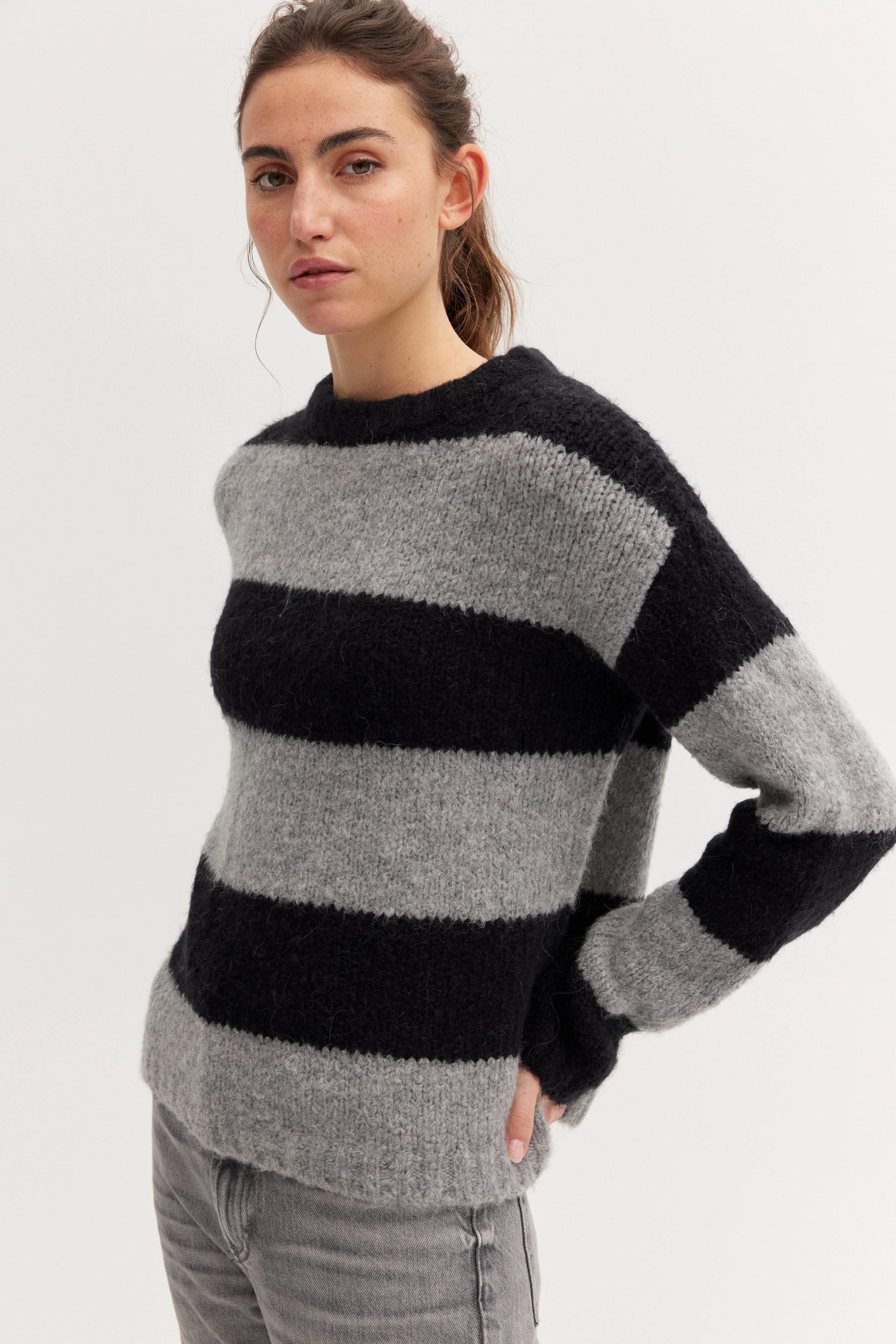 The Fashion People Fluffy striped Pullover