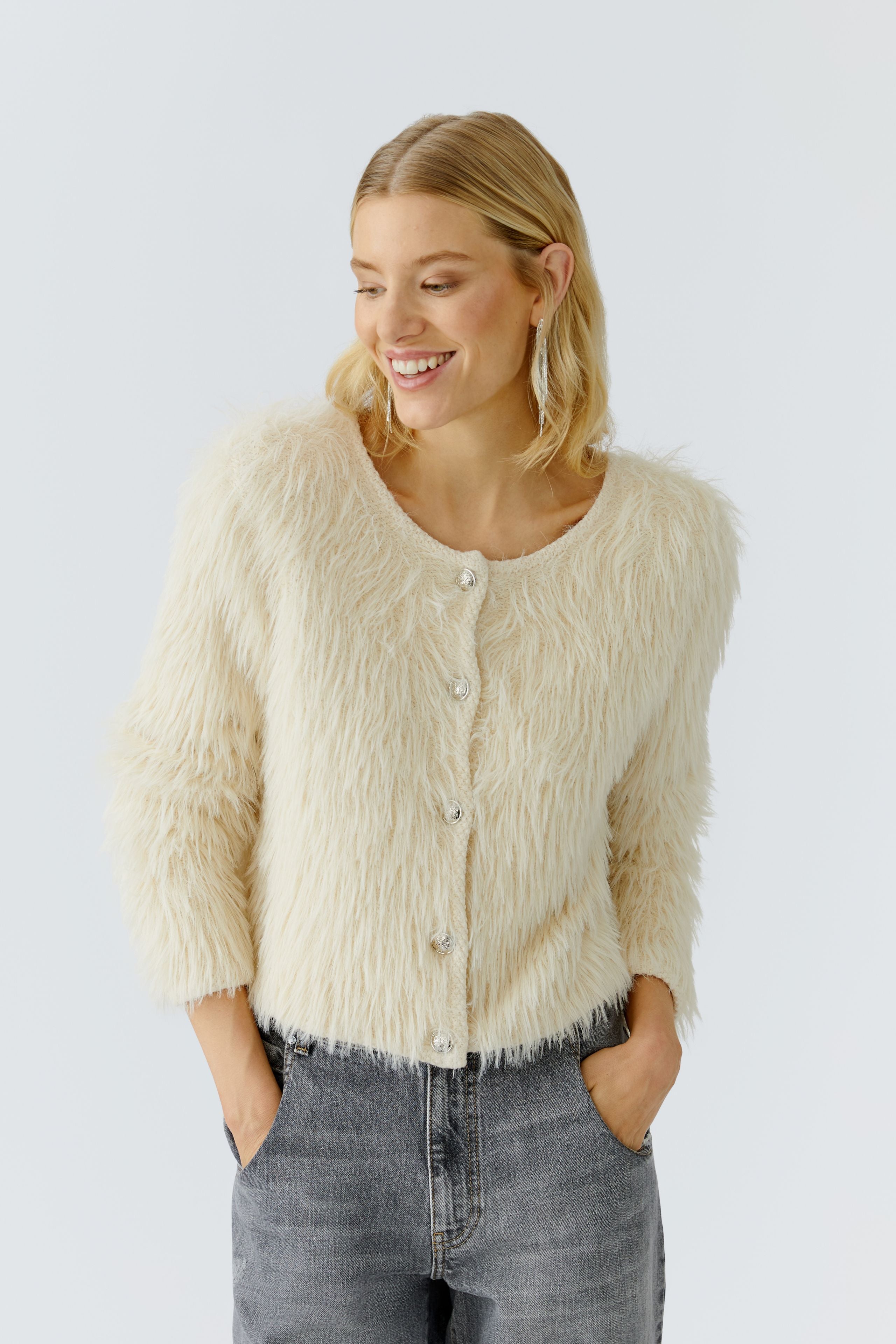 Oui Strickjacke mit langhaarigen Fellchengarn