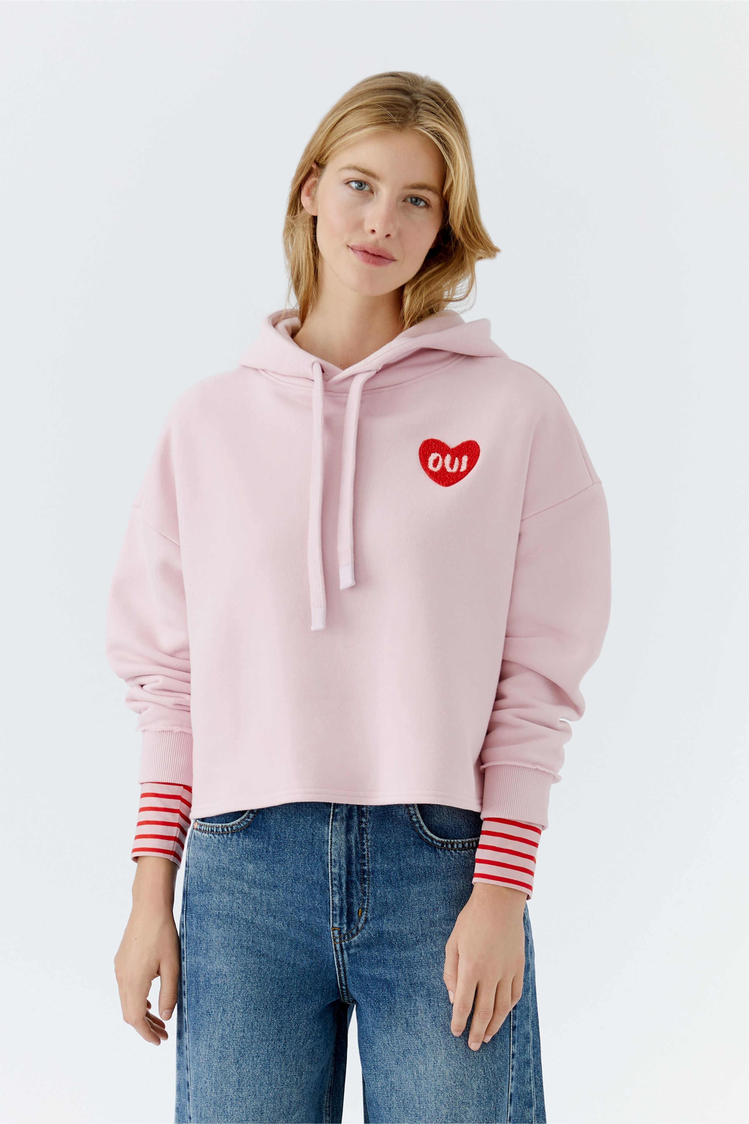 OUI Kapuzensweatshirt mit Herzlogostick auf der Brust