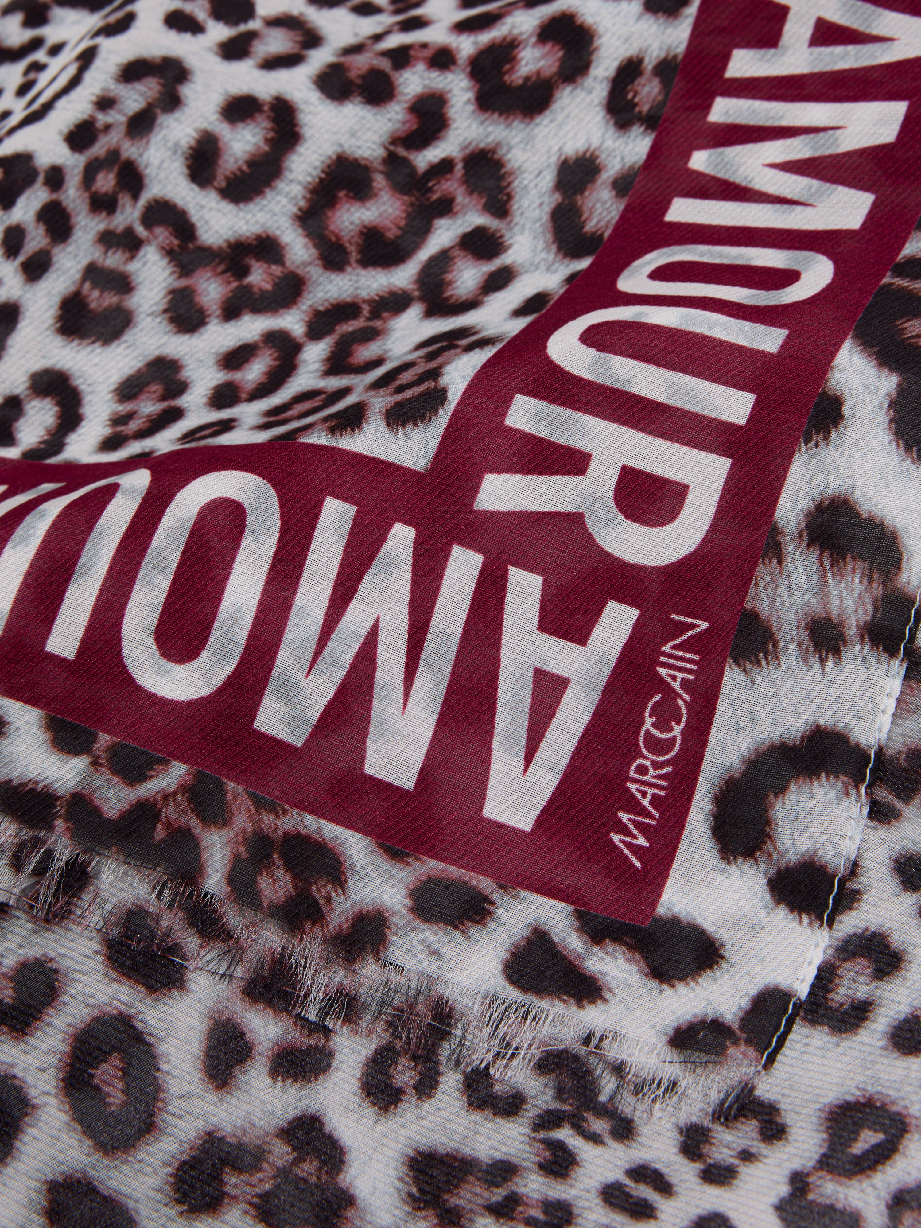 Marc Cain Schal mit Leo Print