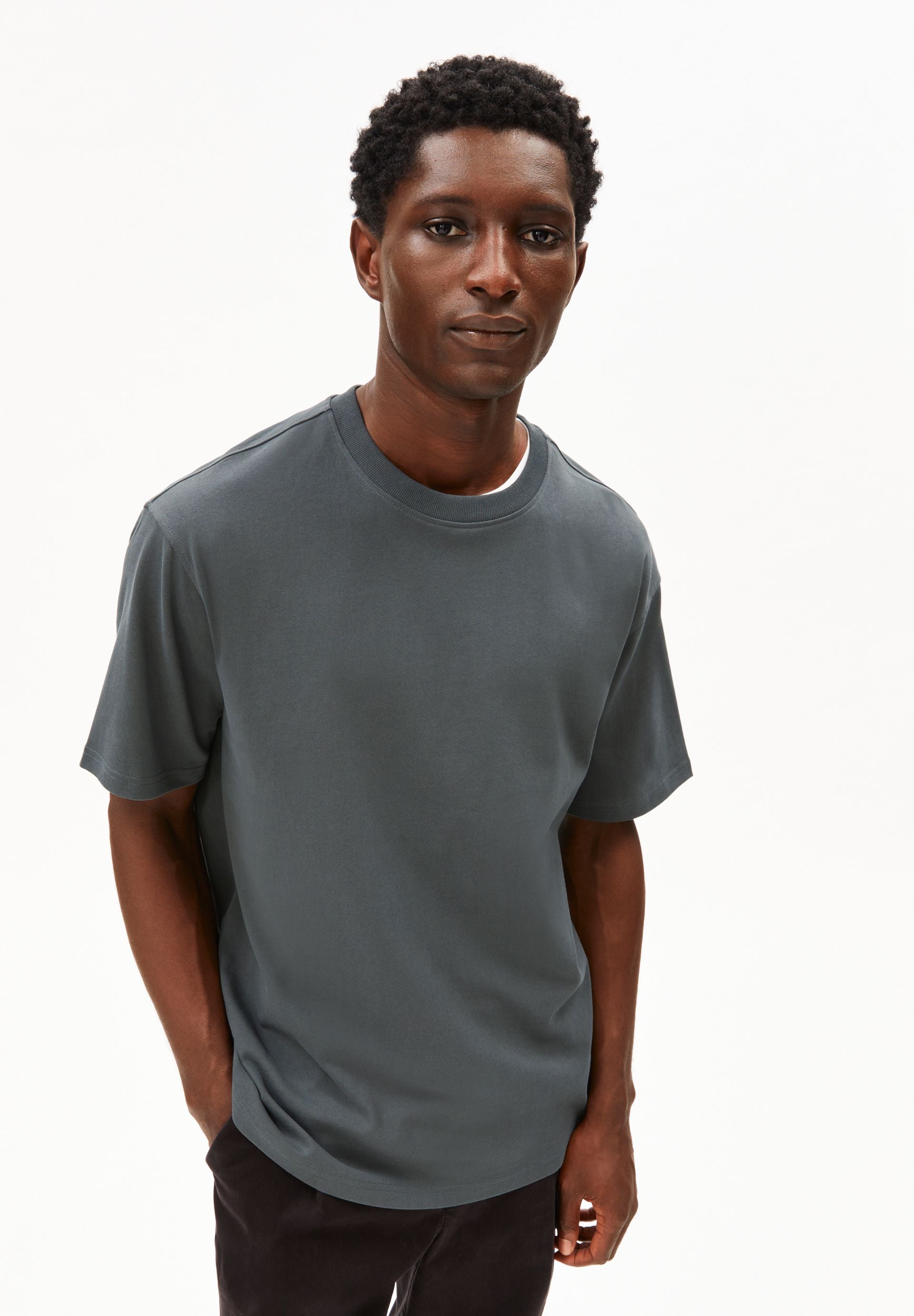 armedangels T-SHIRT MAARKOS HEAVY WEIGHT aus Baumwoll-Mix