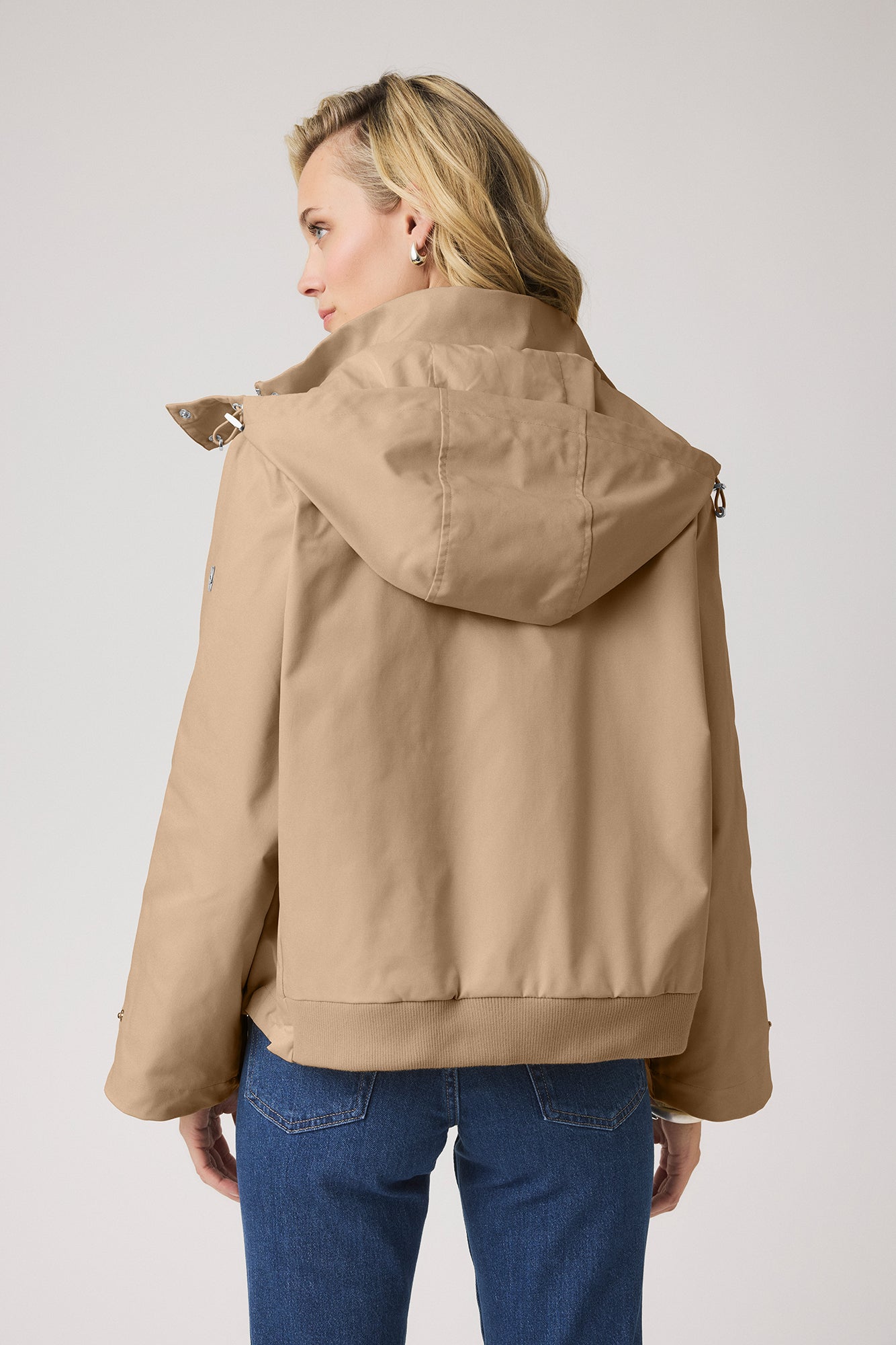 Covered Outdoor Jacke - MALU