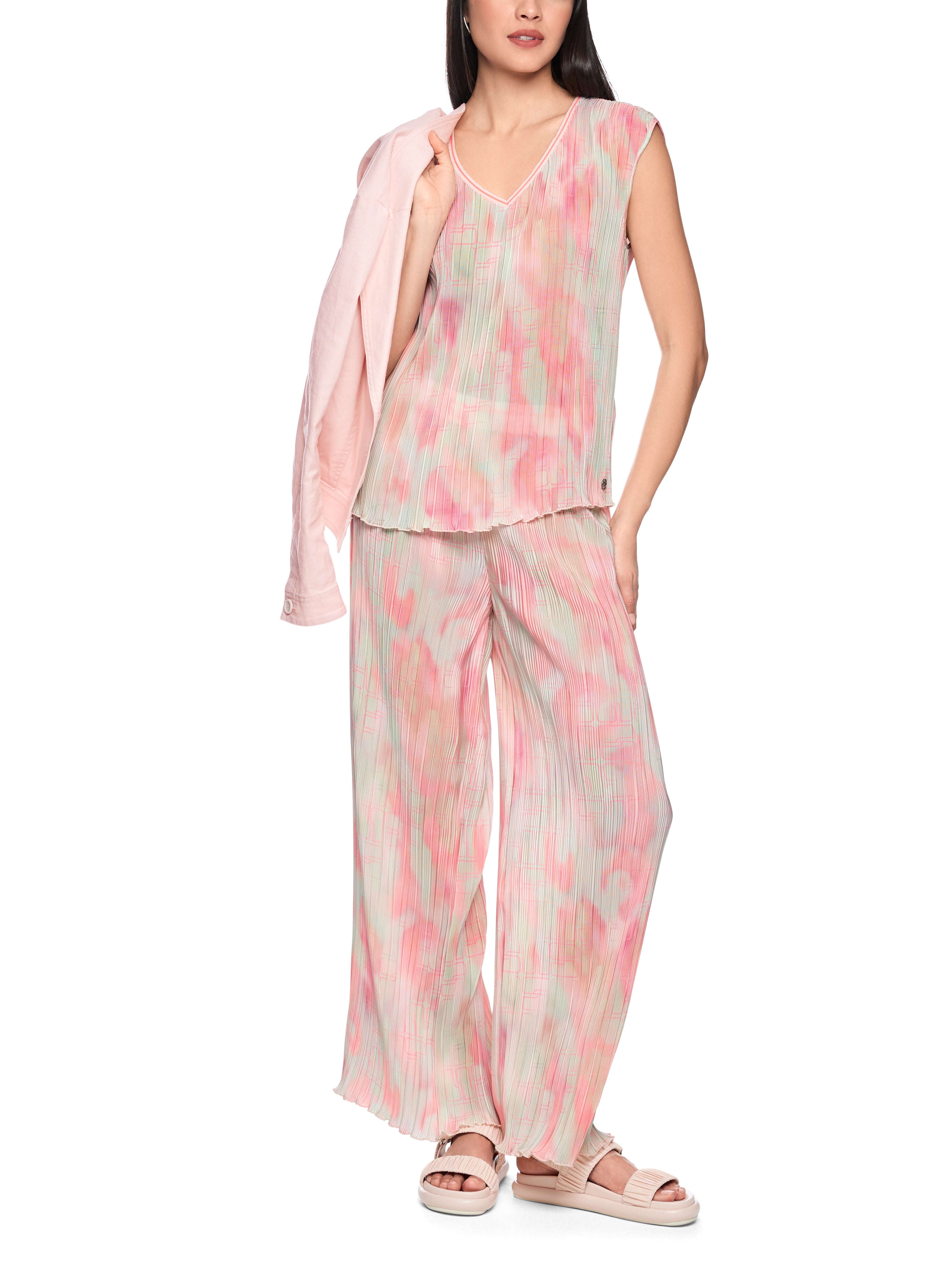 Marc Cain Ärmellose Plissee-Bluse
