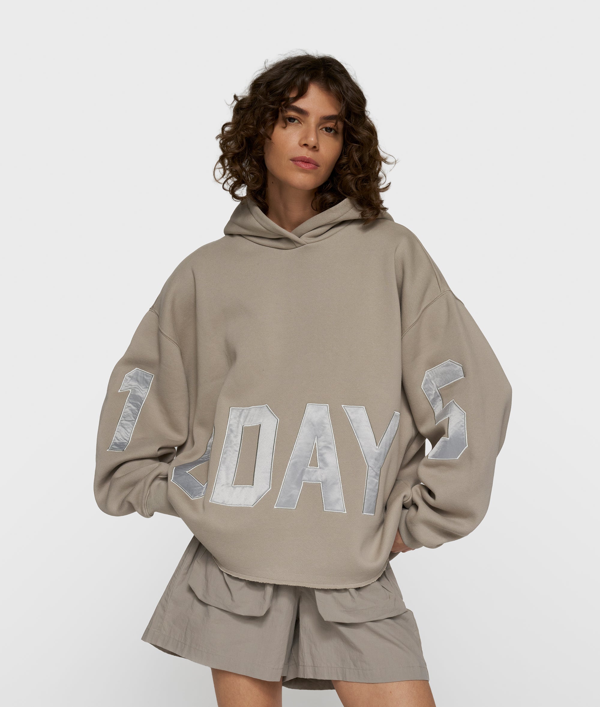 10Days statement logo hoodie
