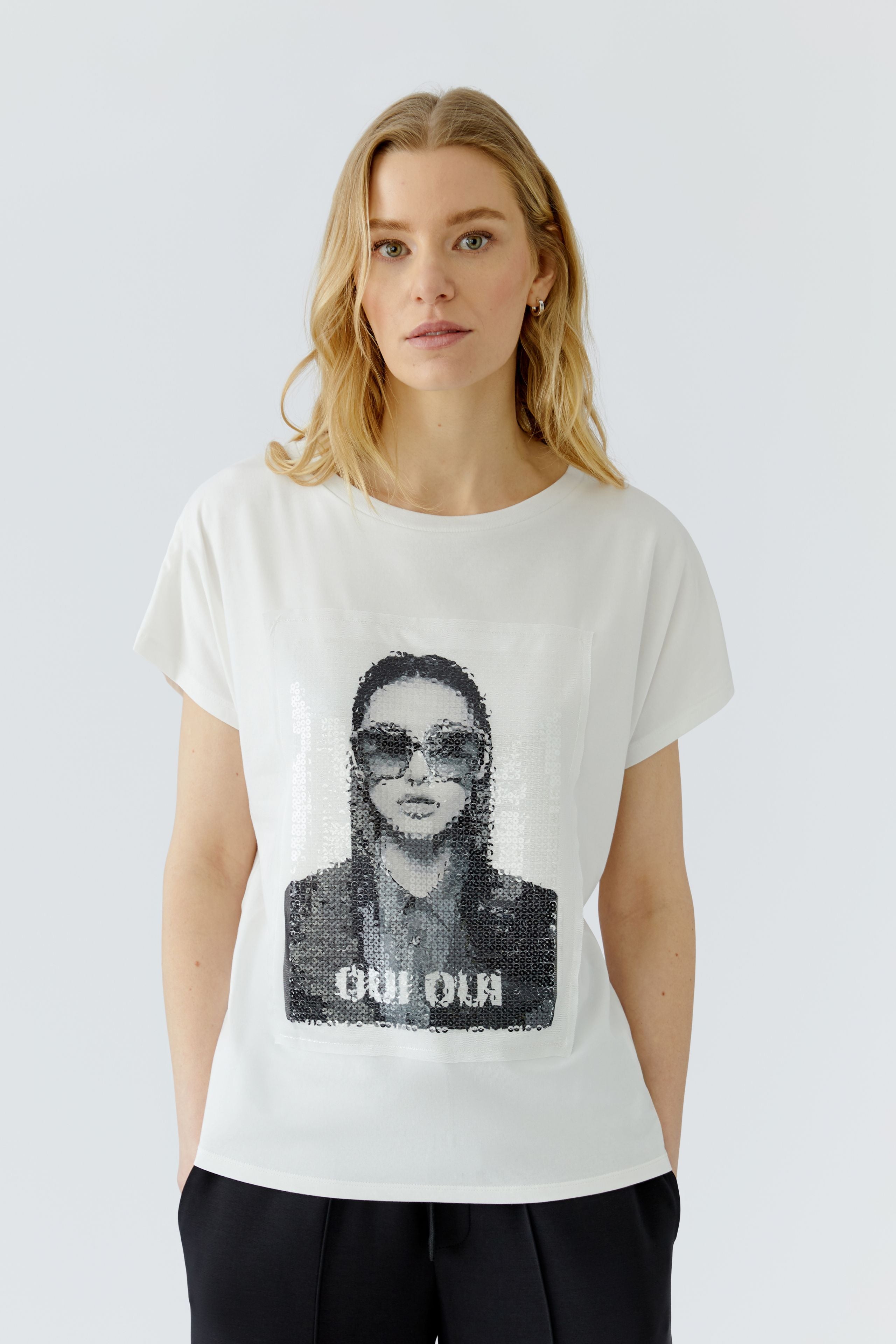 OUI T-Shirt mit Netzpatch mit Pailletten