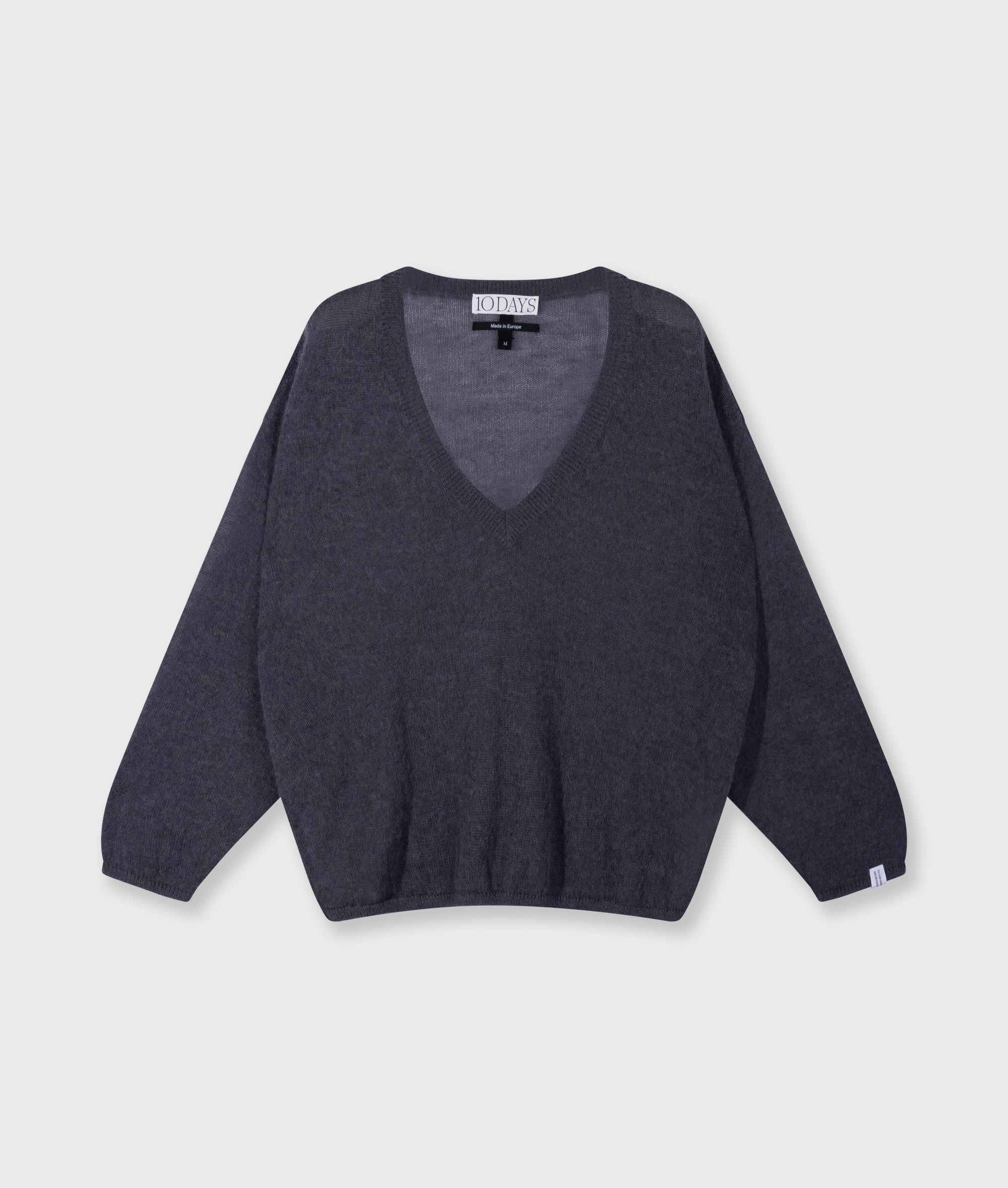 Dünner Strickpullover mit V-Ausschnitt