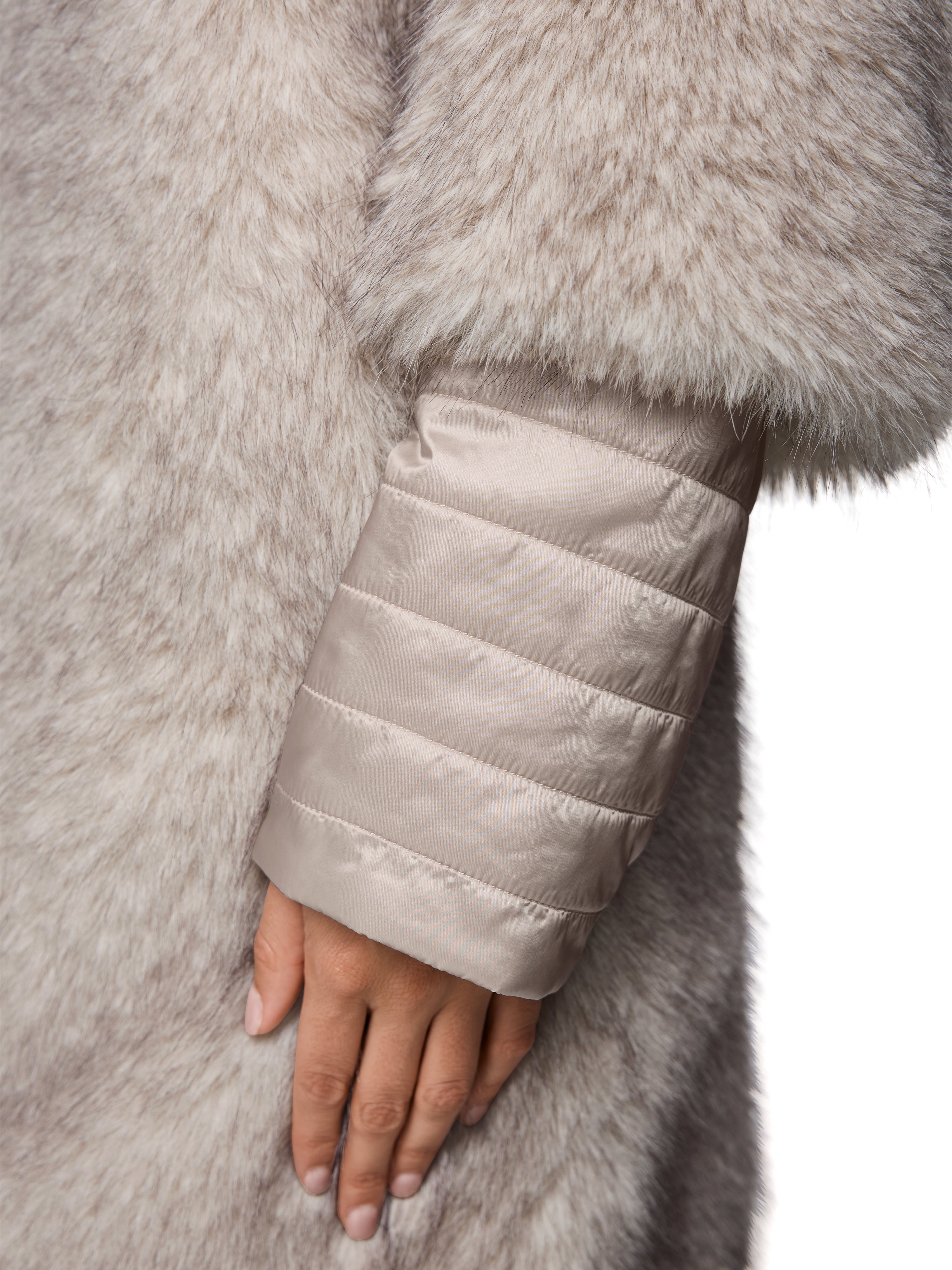 Fake-Fur-Mantel mit Kapuze