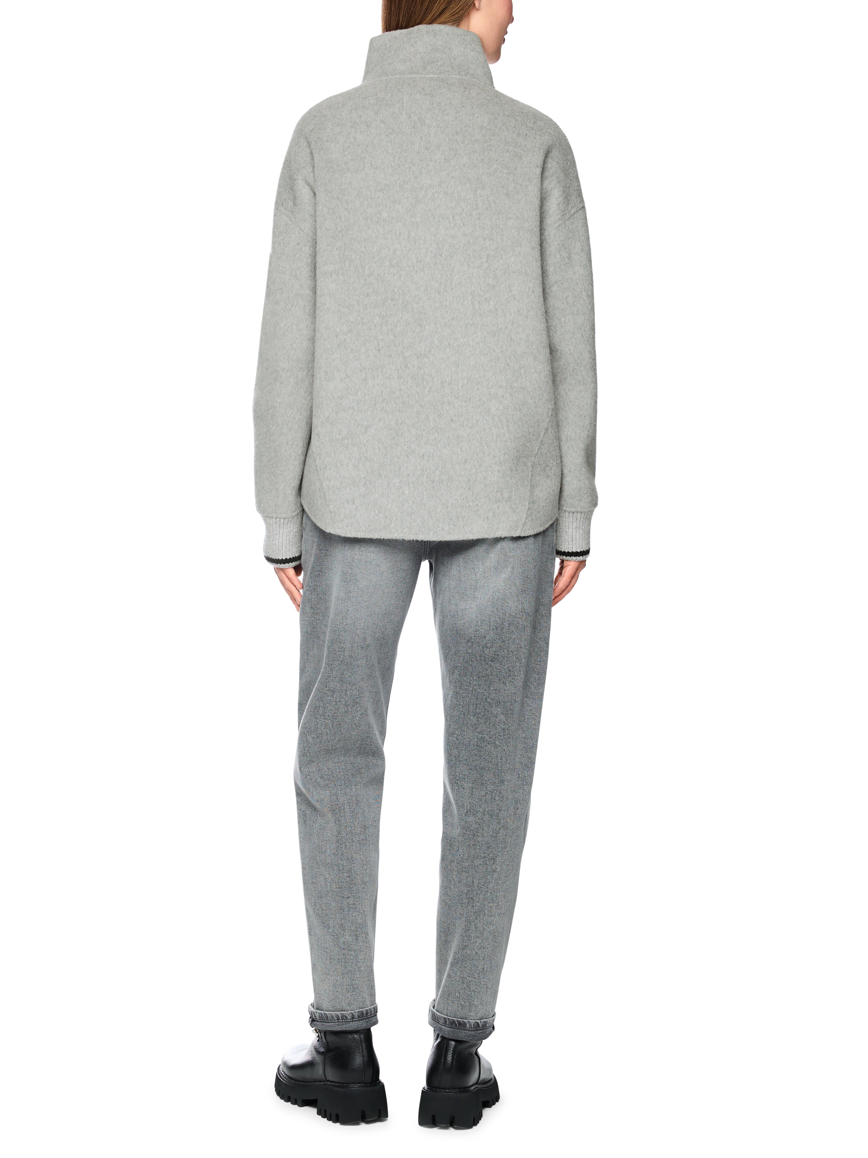 Sportive Jacke mit Stehkragen