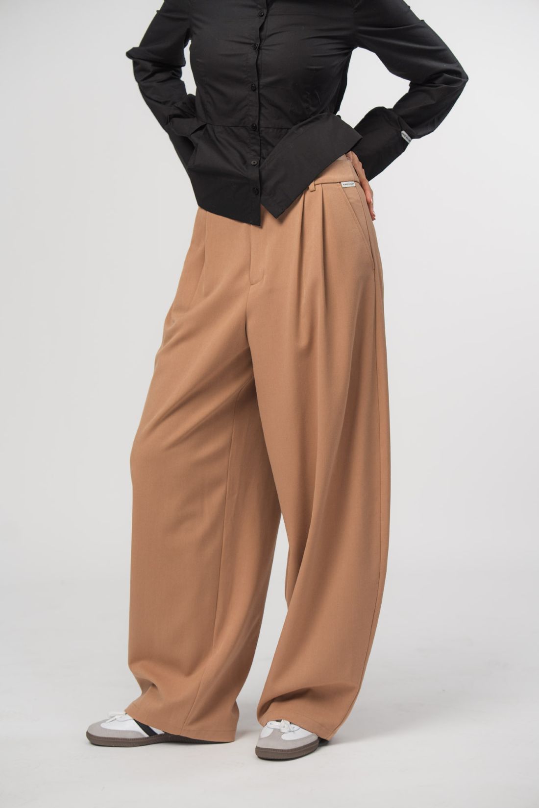 Barrel Woven Pants Camel