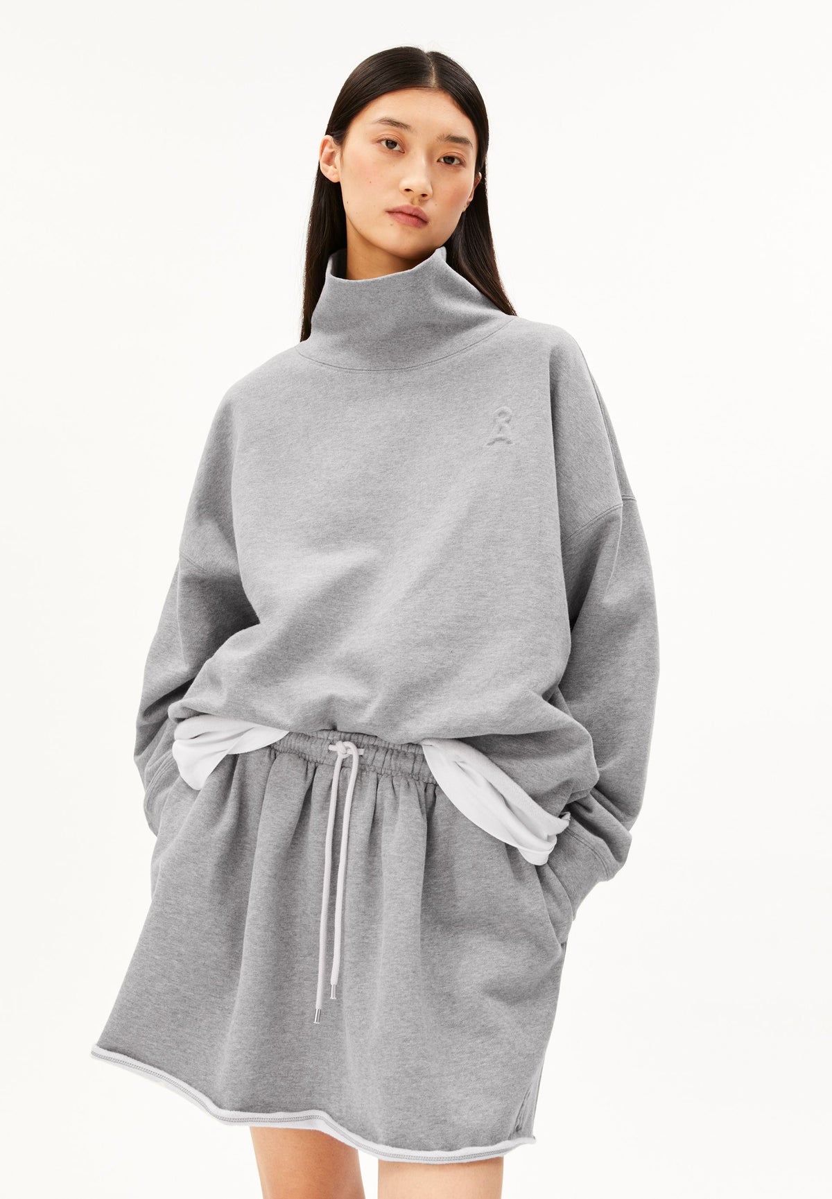 Sweatshirt Open Edge Trichterkragen ICONIC Å aus Bio-Baumwolle