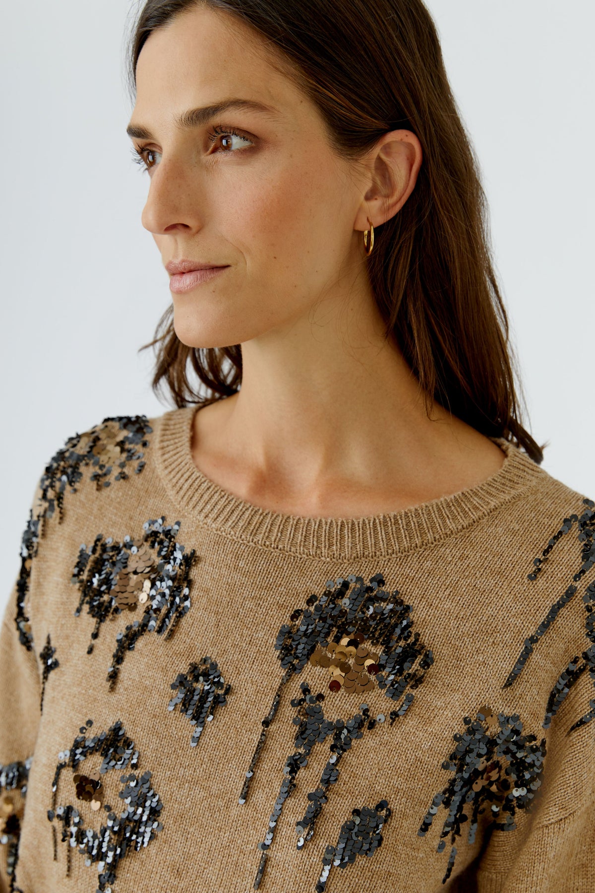 Pullover mit Pailletten im Leolook aufgestickt