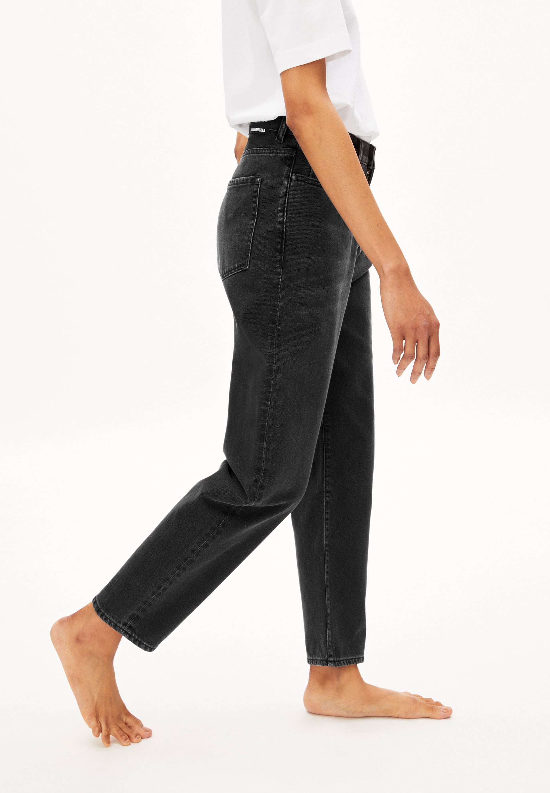 MAIRAA Denims / 5 Pockets Mom Solid