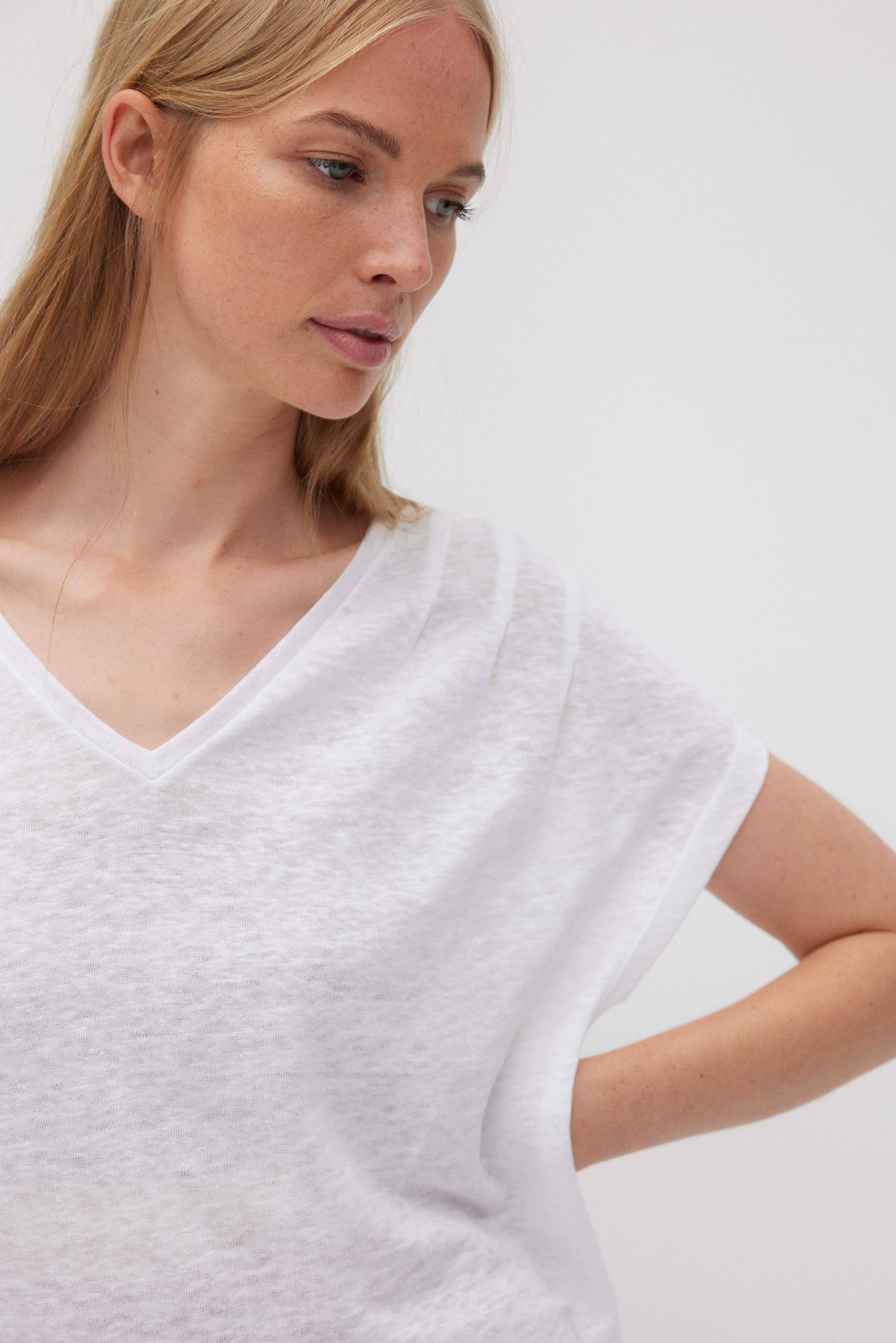 Linen T-Shirt V-Neck